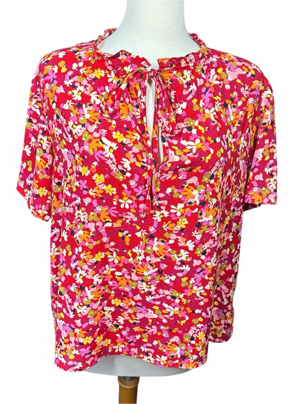 NEW Sanctuary Red Floral Print Short Sleeve Keyhole Blouse Women's Size Large